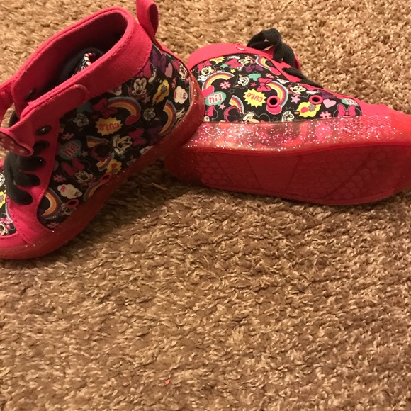 Minnie Mouse super cute shoe sale - Picture 6 of 7